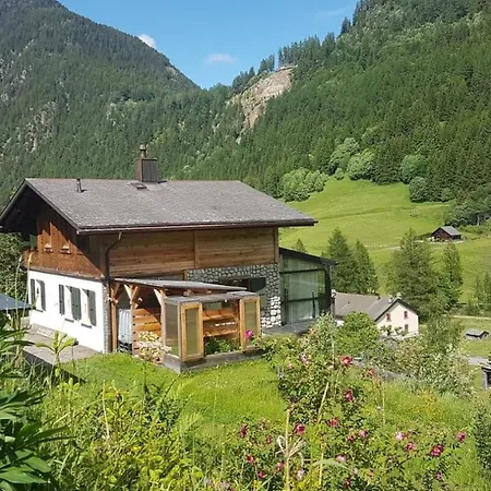 Mountain Getaway In The Valley Trient VS