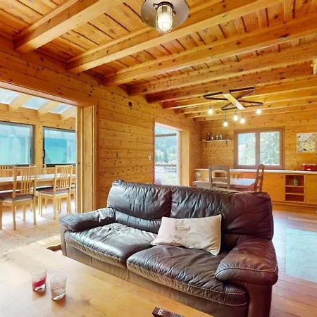 Mountain Getaway In The Valley 木屋 *