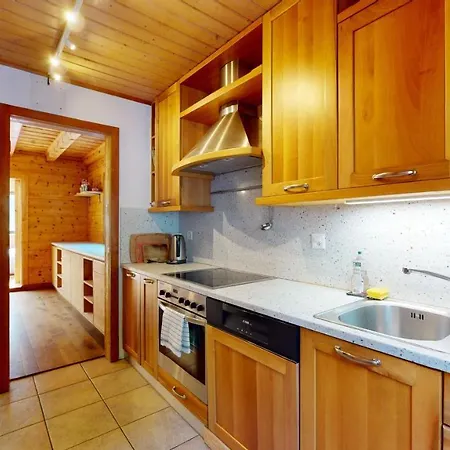 木屋 Mountain Getaway In The Valley 特里安